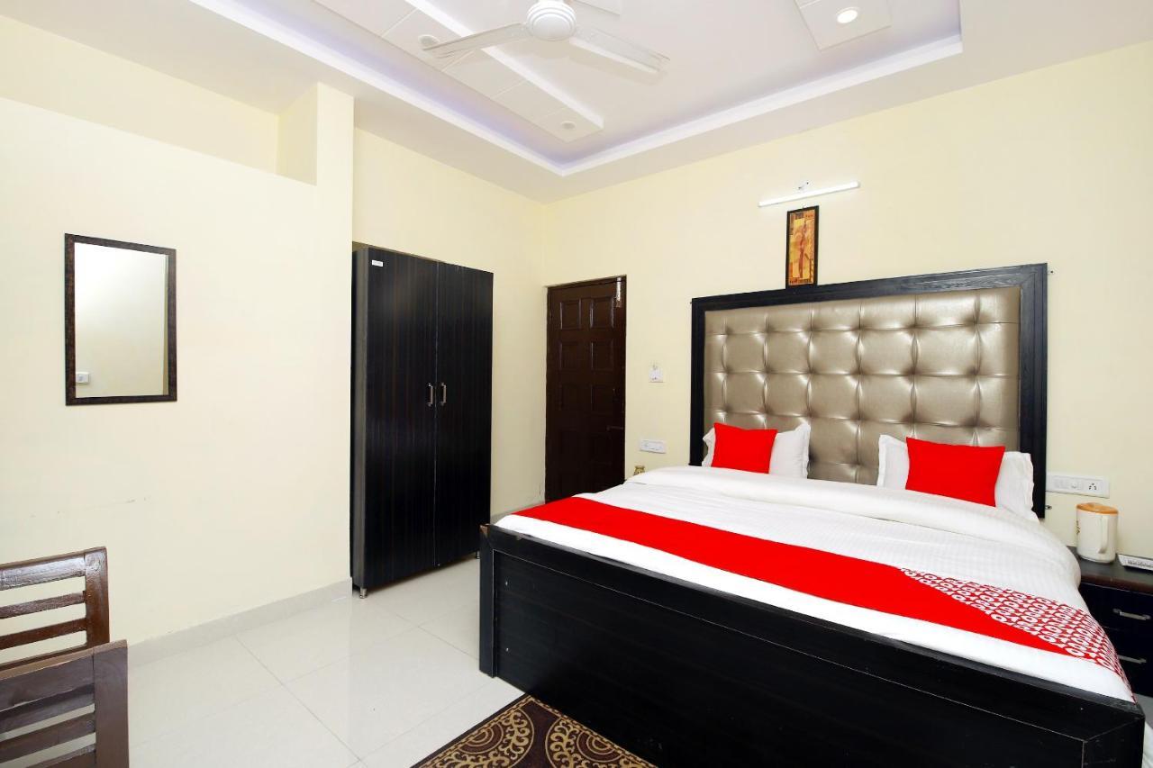 Oyo 8670 Hotel Usha Palace Mussoorie Ngoại thất bức ảnh