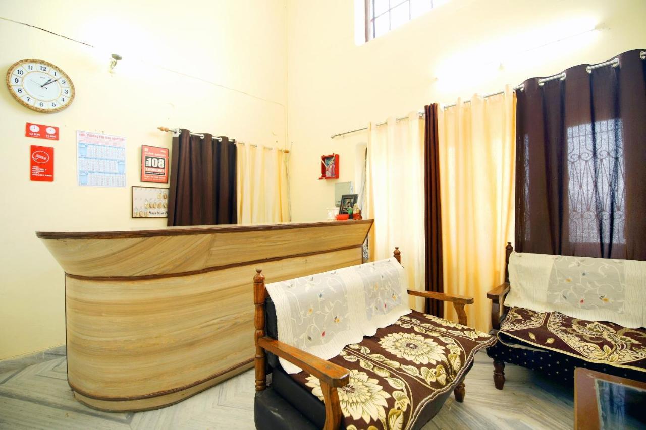 Oyo 8670 Hotel Usha Palace Mussoorie Ngoại thất bức ảnh