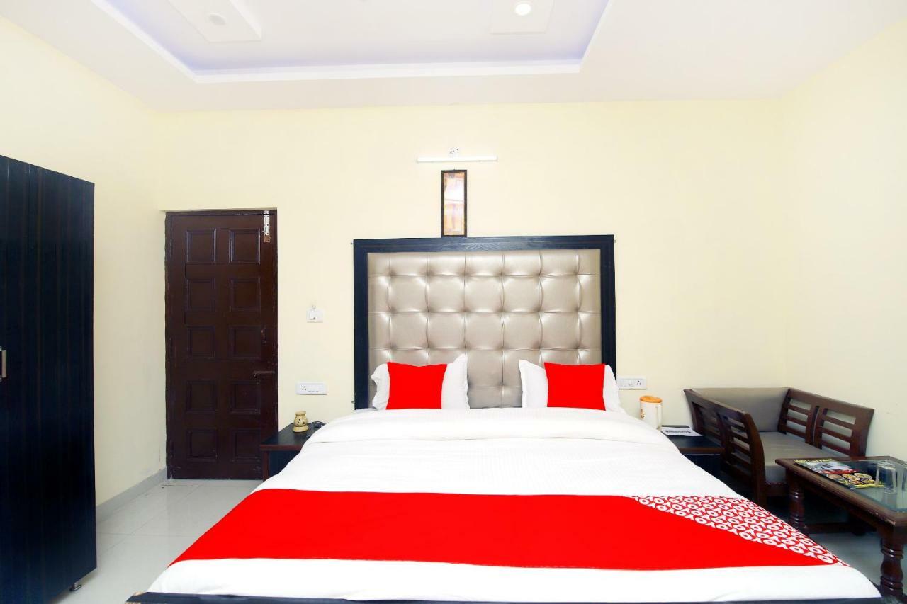 Oyo 8670 Hotel Usha Palace Mussoorie Ngoại thất bức ảnh