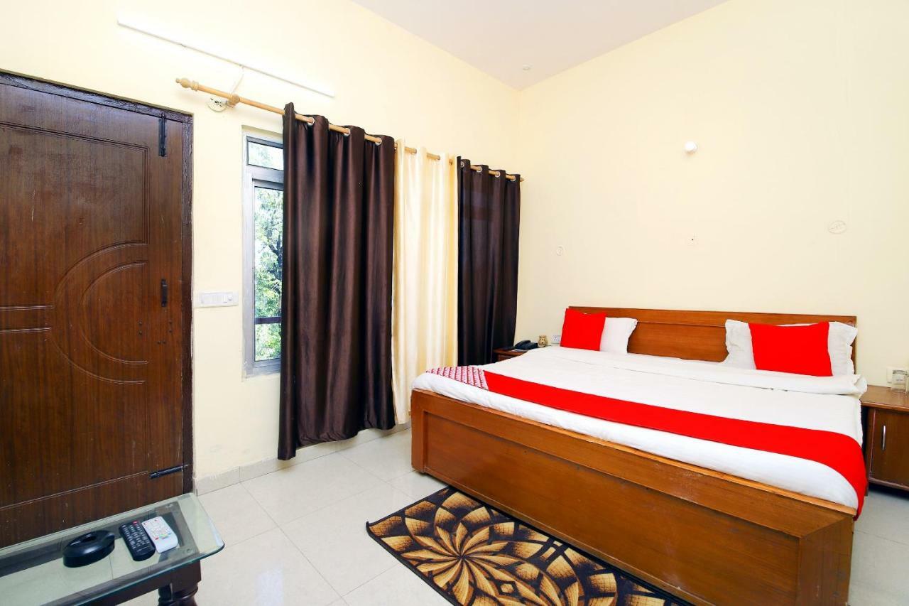Oyo 8670 Hotel Usha Palace Mussoorie Ngoại thất bức ảnh