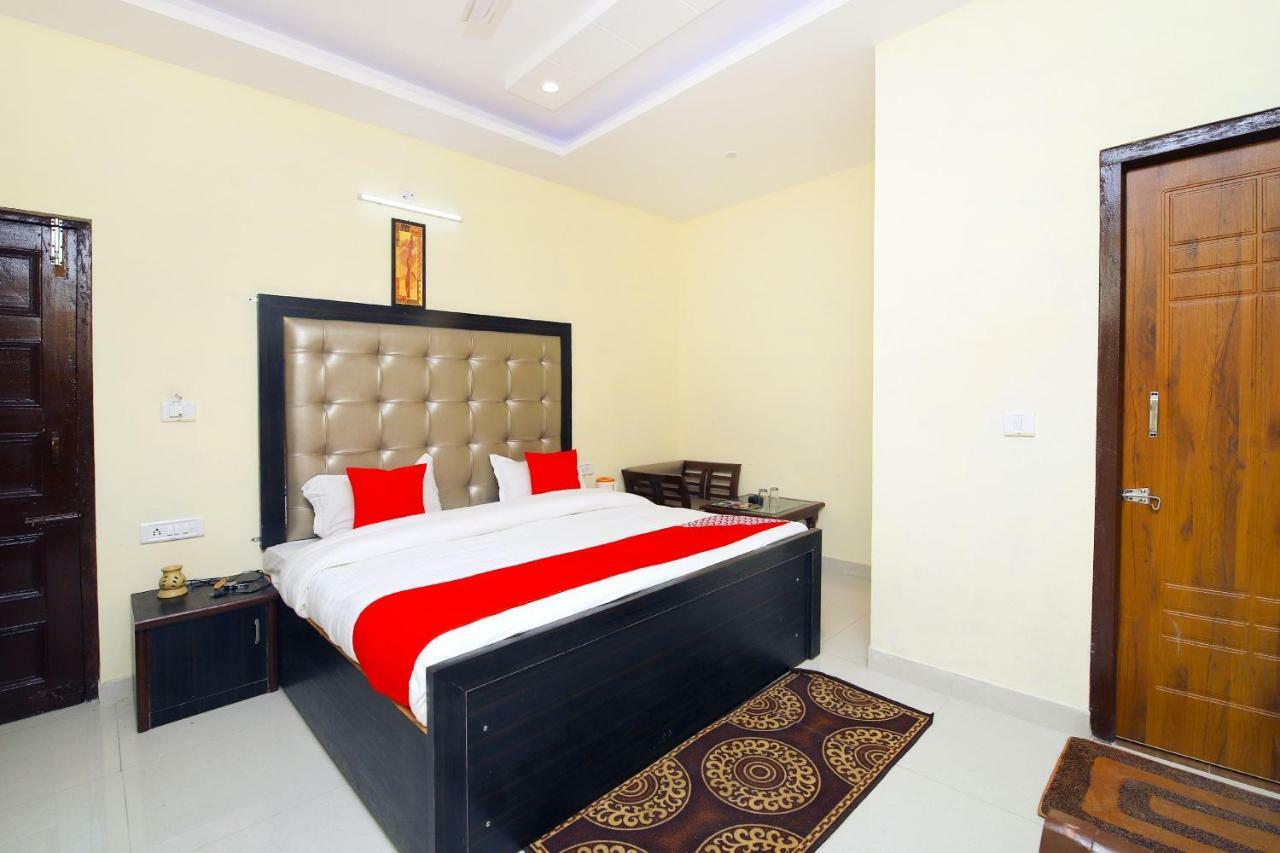 Oyo 8670 Hotel Usha Palace Mussoorie Ngoại thất bức ảnh