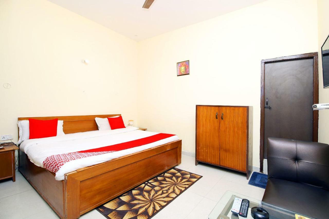Oyo 8670 Hotel Usha Palace Mussoorie Ngoại thất bức ảnh