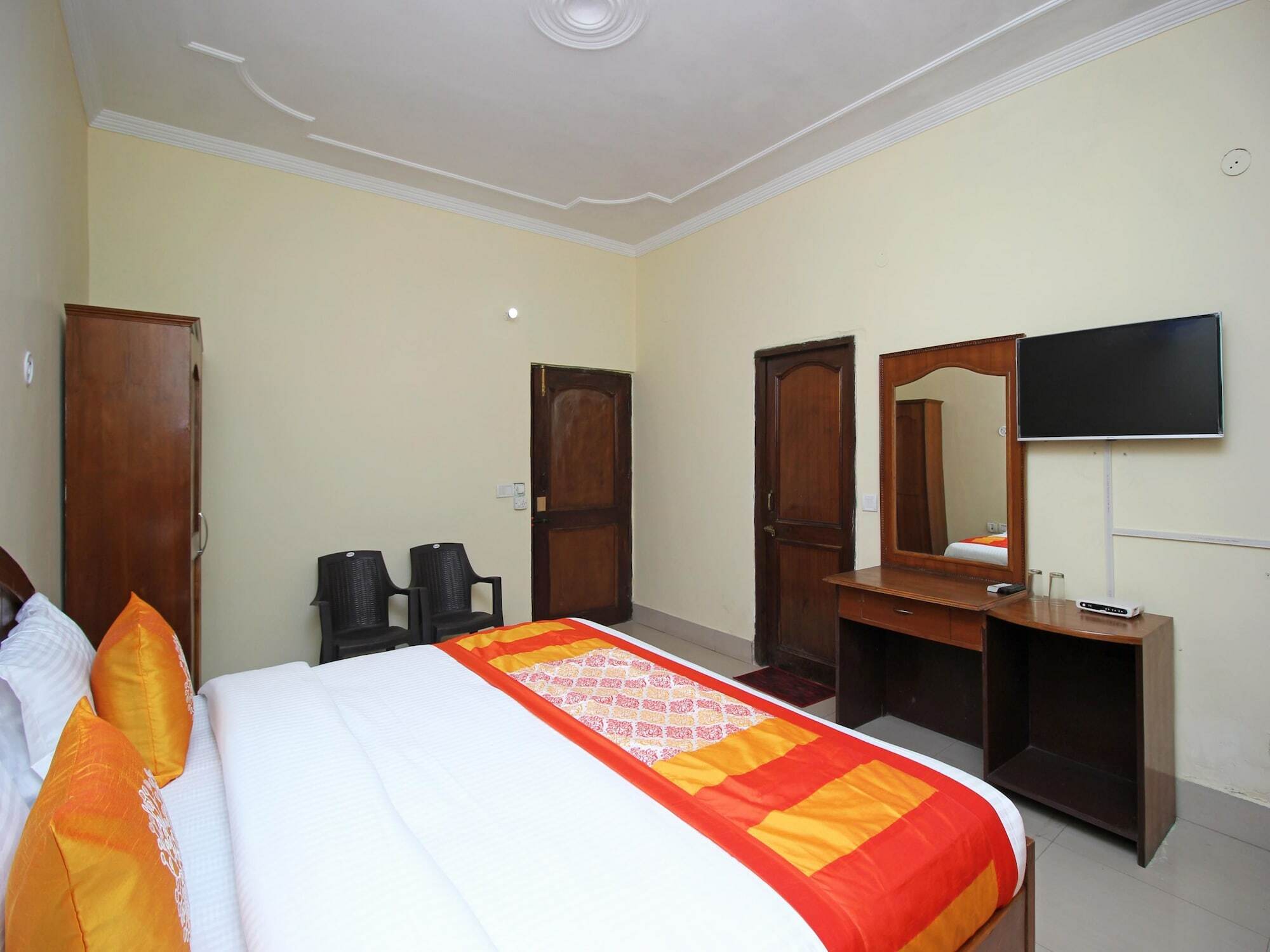 Oyo 8670 Hotel Usha Palace Mussoorie Ngoại thất bức ảnh
