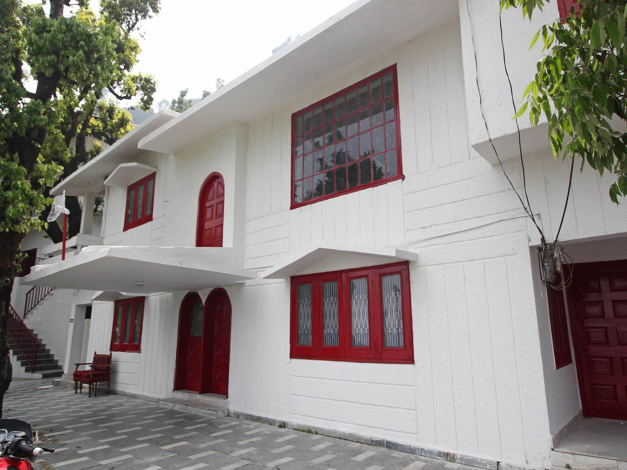 Oyo 8670 Hotel Usha Palace Mussoorie Ngoại thất bức ảnh