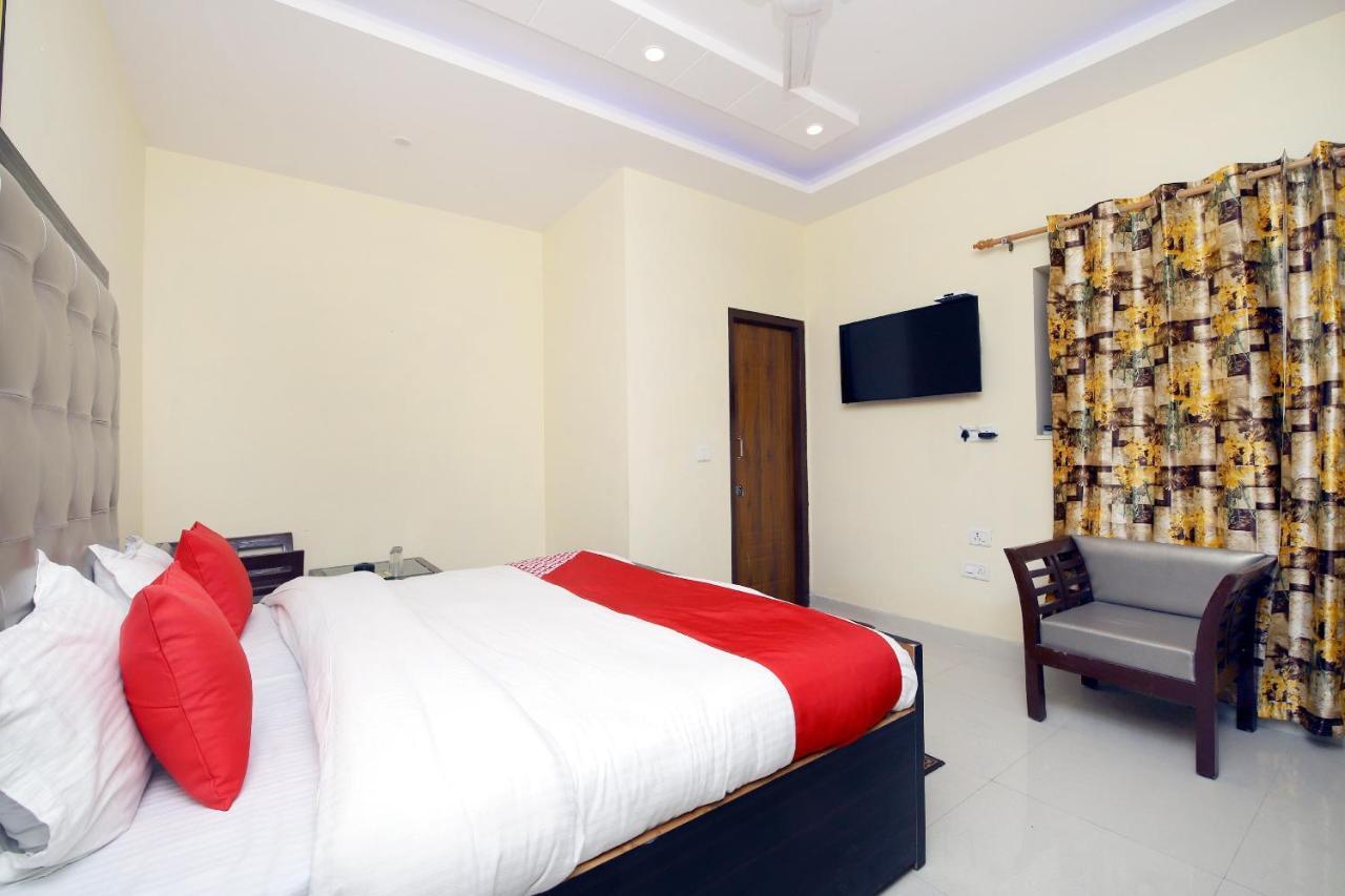 Oyo 8670 Hotel Usha Palace Mussoorie Ngoại thất bức ảnh